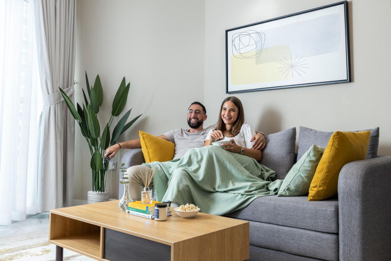 Unlock Waters Edge Apartment Dubai Bagian luar foto