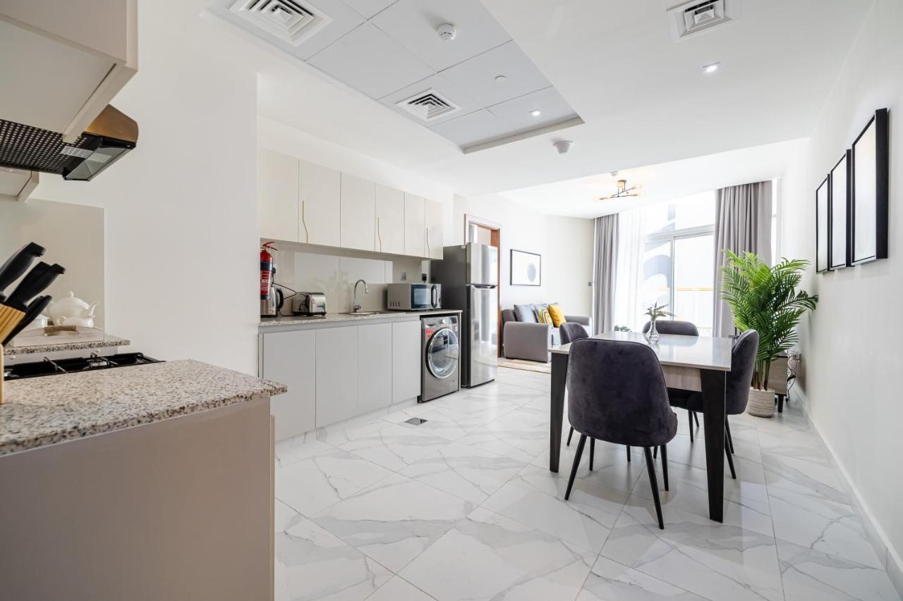 Unlock Waters Edge Apartment Dubai Bagian luar foto