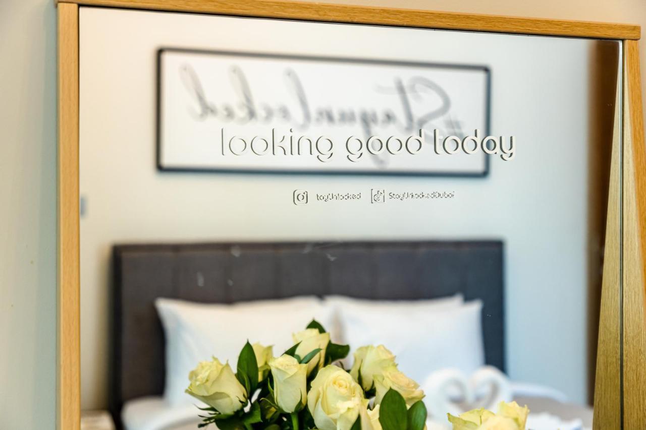 Unlock Waters Edge Apartment Dubai Bagian luar foto
