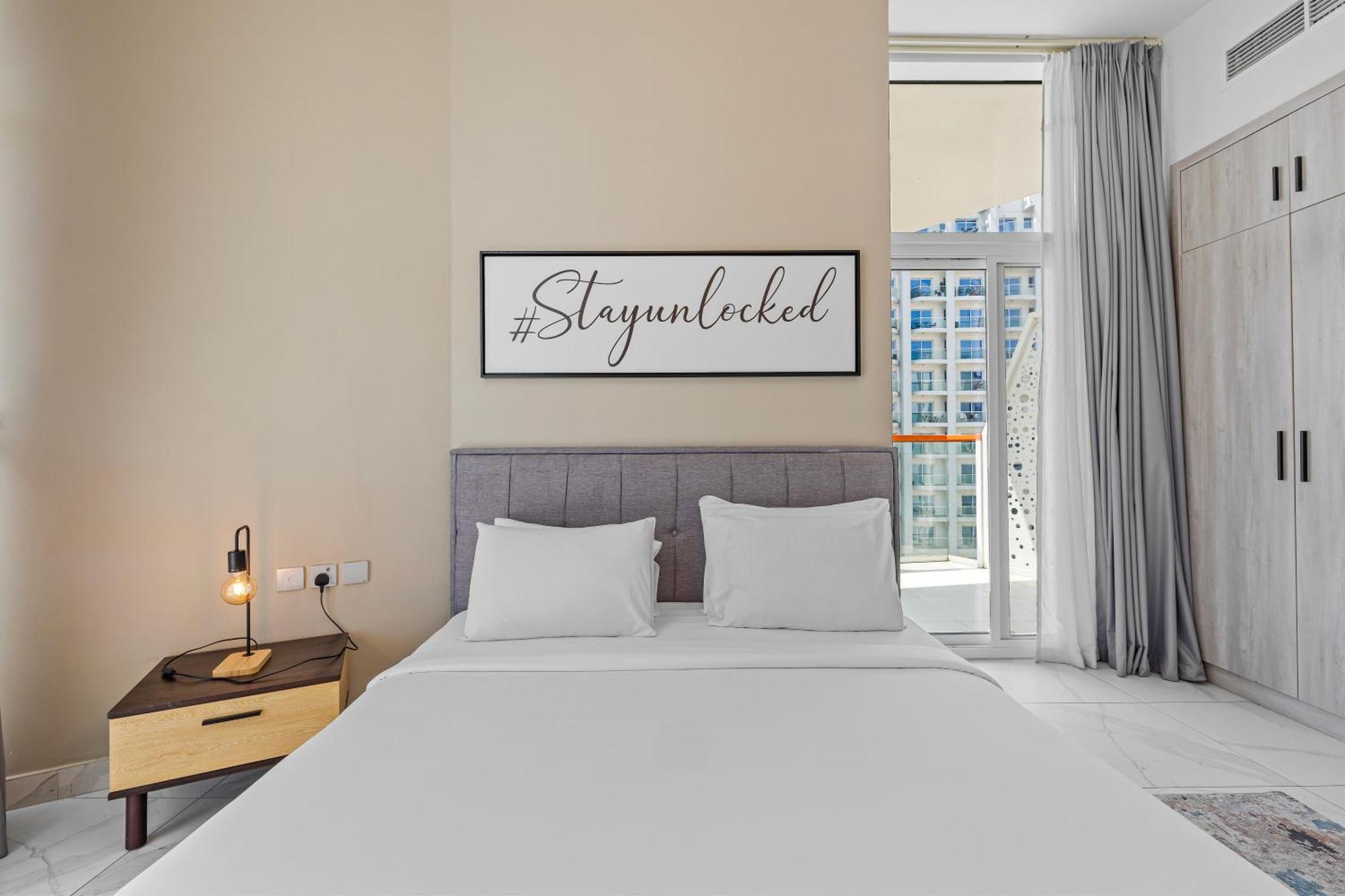 Unlock Waters Edge Apartment Dubai Bagian luar foto