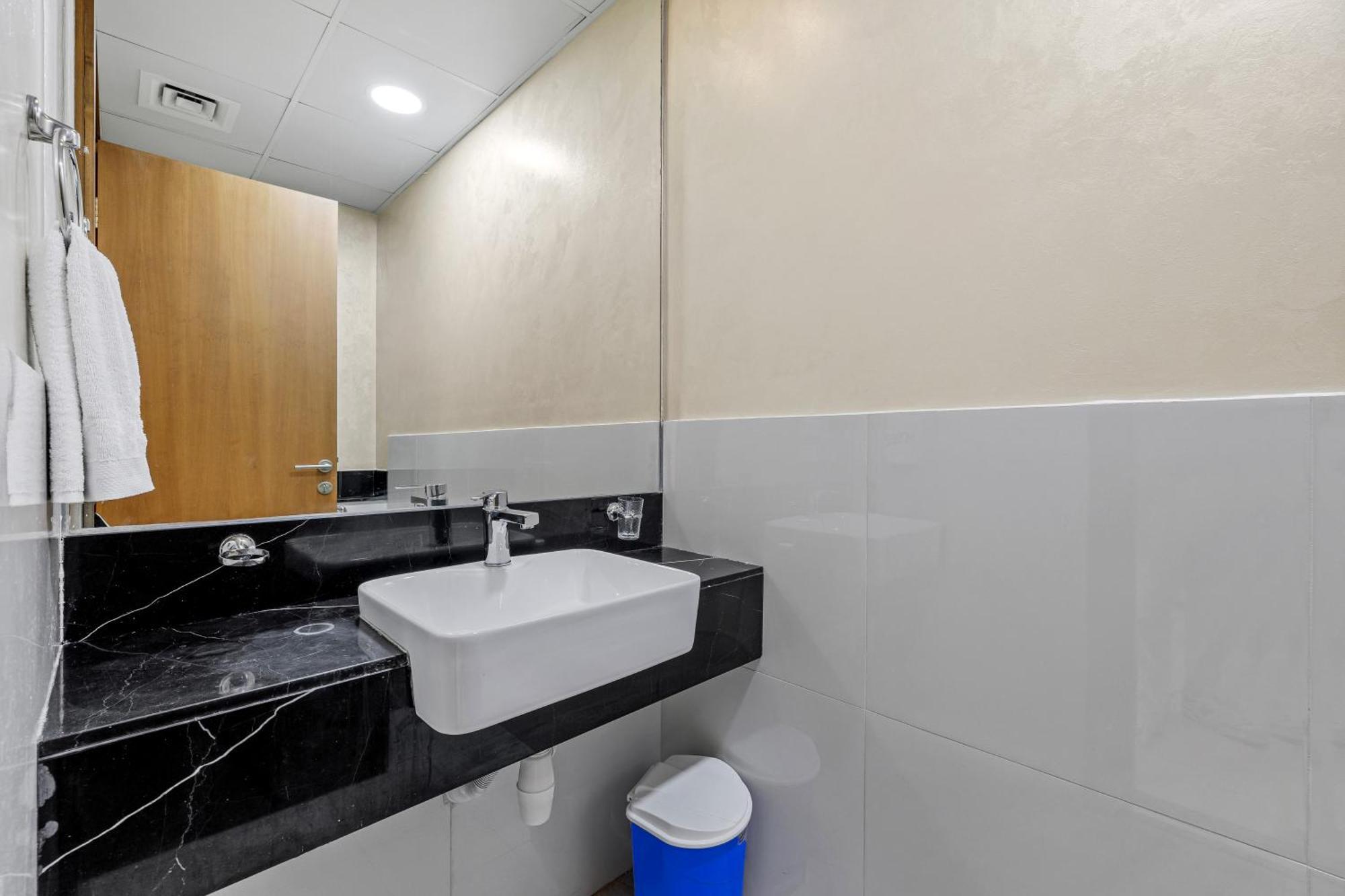 Unlock Waters Edge Apartment Dubai Bagian luar foto