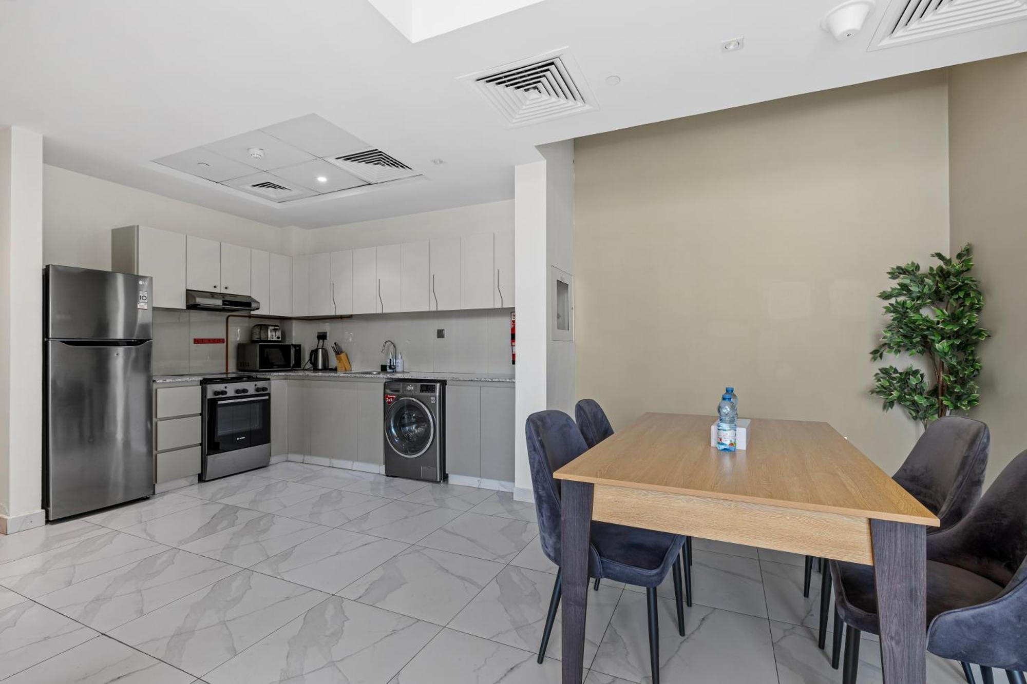 Unlock Waters Edge Apartment Dubai Bagian luar foto