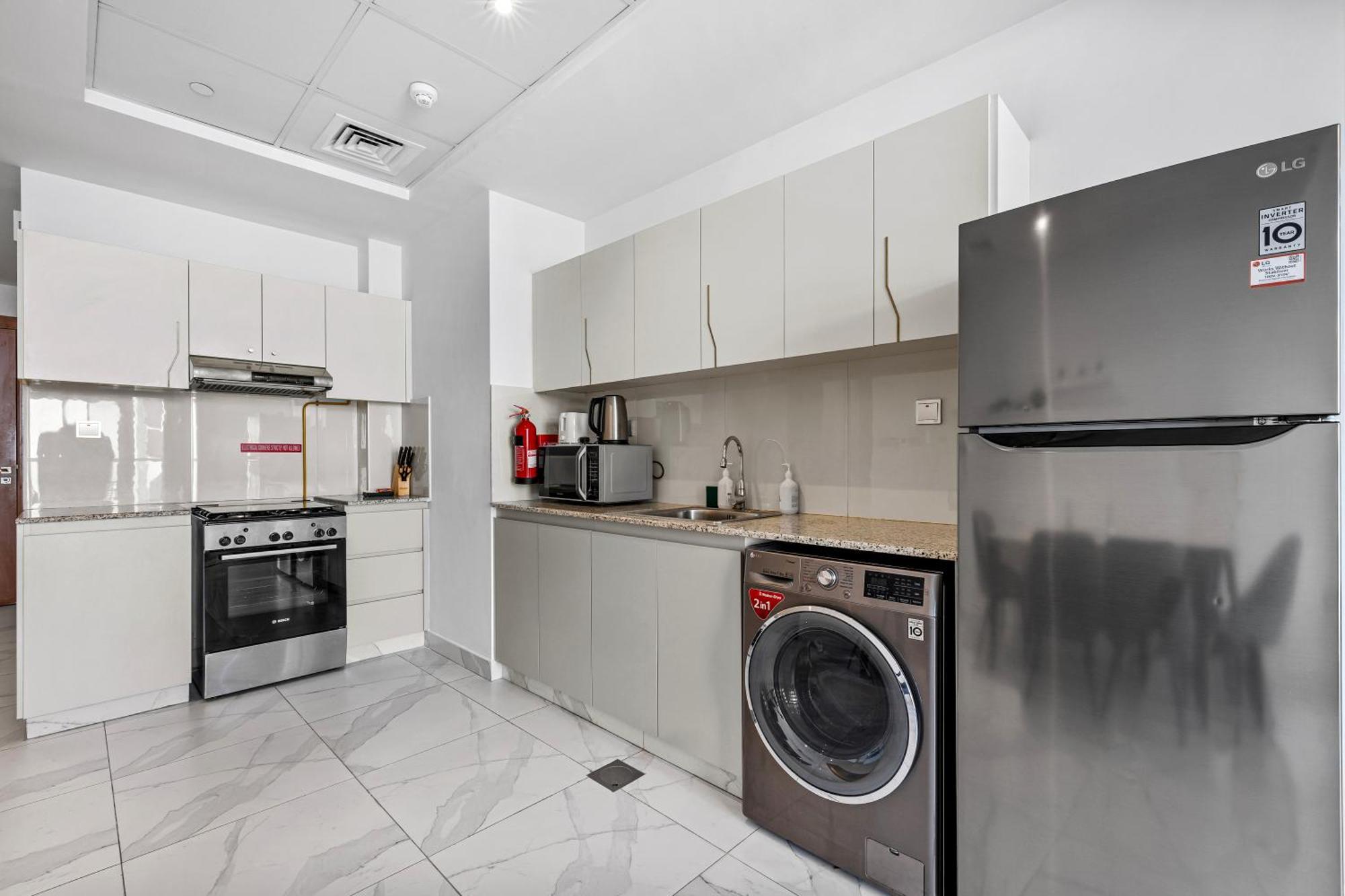 Unlock Waters Edge Apartment Dubai Bagian luar foto